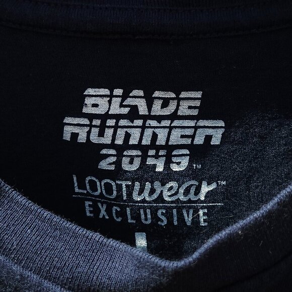 BLADE RUNNER 2049 Wallace Corporation t-shirt LOOT CRATE Size Large 2017 - Picture 4 of 5